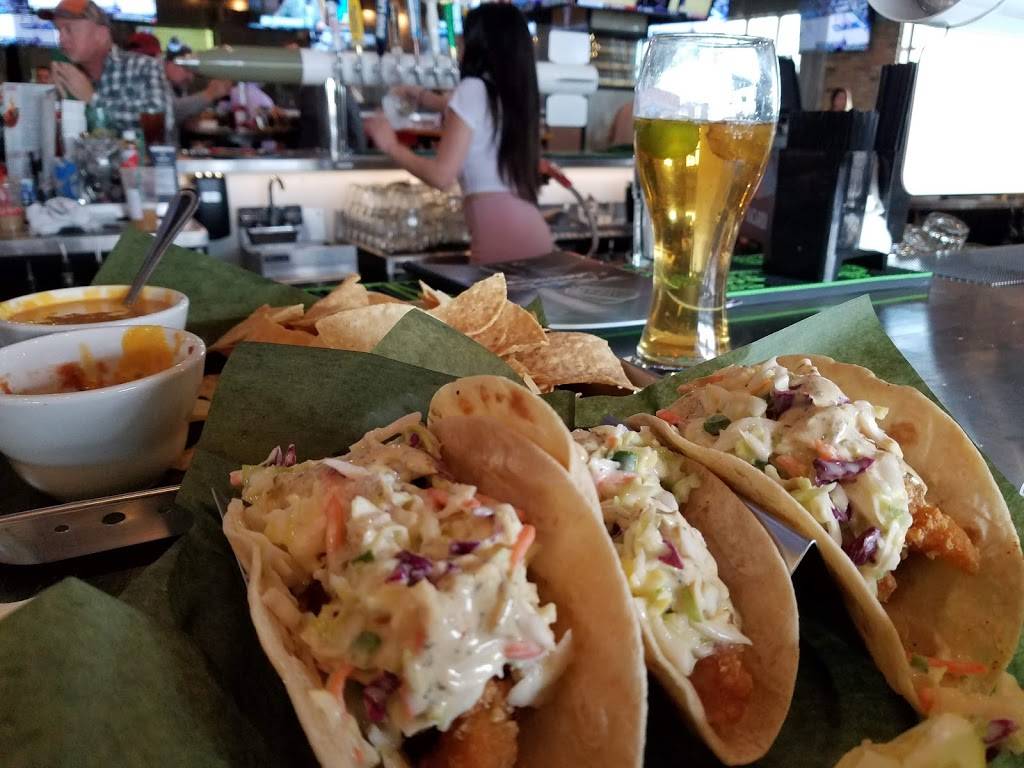 Bombshells | restaurant | 13732 East Fwy, Houston, TX 77015, USA | 8328316434 OR +1 832-831-6434