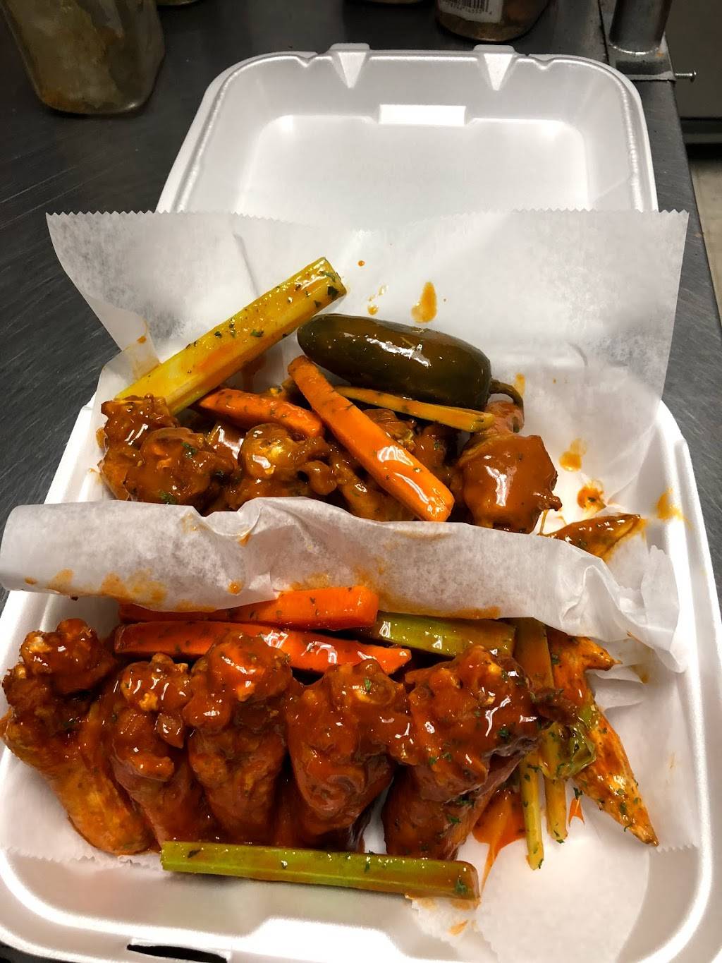 Crumpy’s Hot Wings Park & Getwell | restaurant | 3950 Park Ave, Memphis, TN 38111, USA | 9014543386 OR +1 901-454-3386