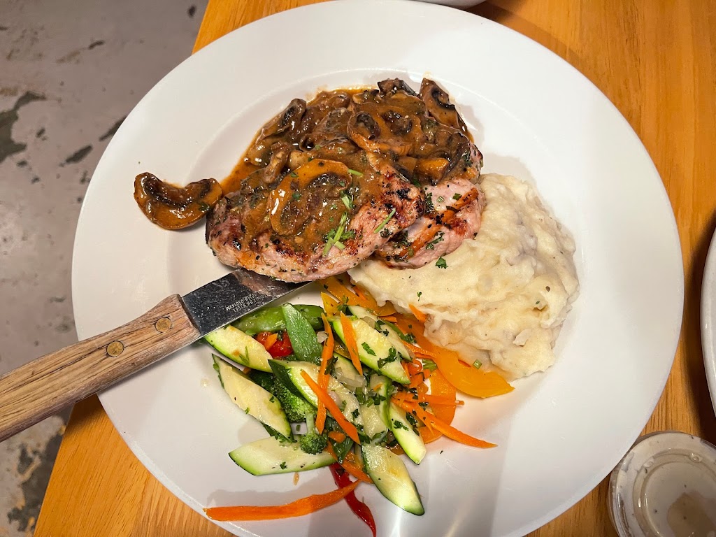 Sweet Lorraines | restaurant | 384 Main St, Quincy, CA 95971, USA | 5302835300 OR +1 530-283-5300