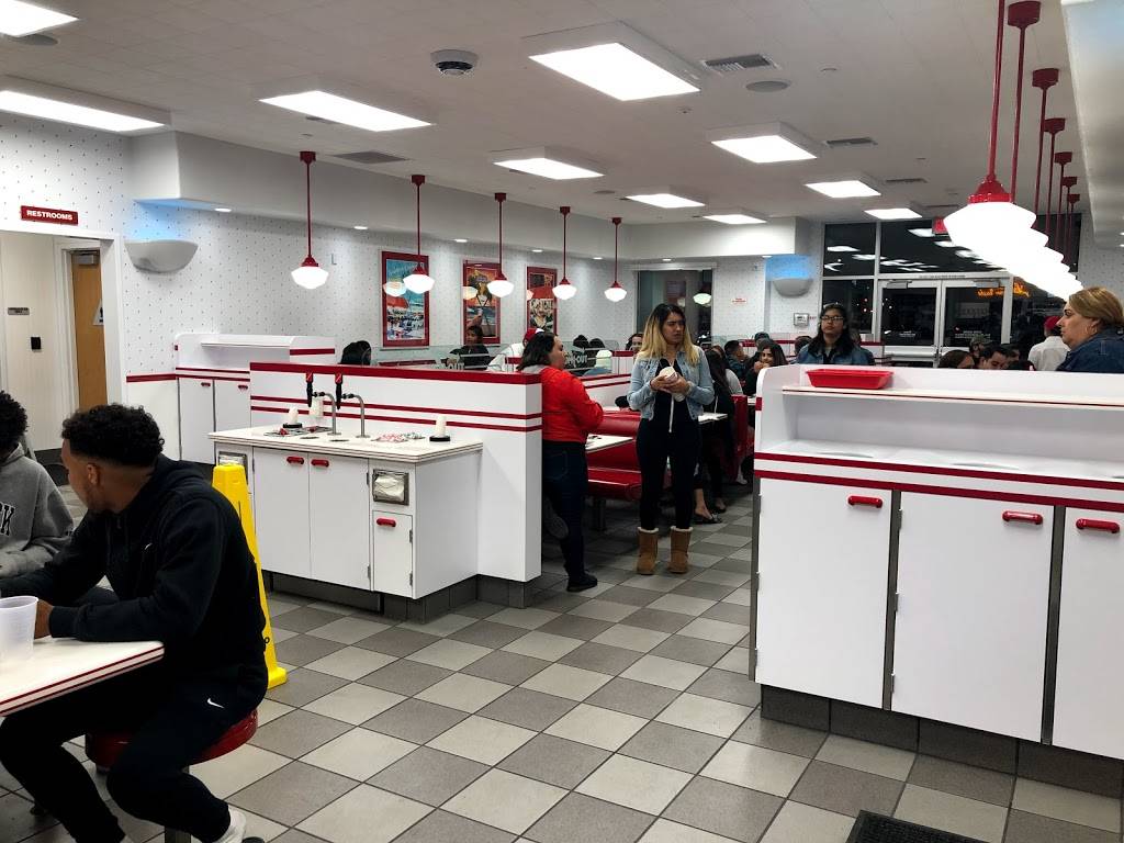 In-N-Out Burger | restaurant | 16514 Golden Valley Pkwy, Lathrop, CA 95330, USA | 8007861000 OR +1 800-786-1000
