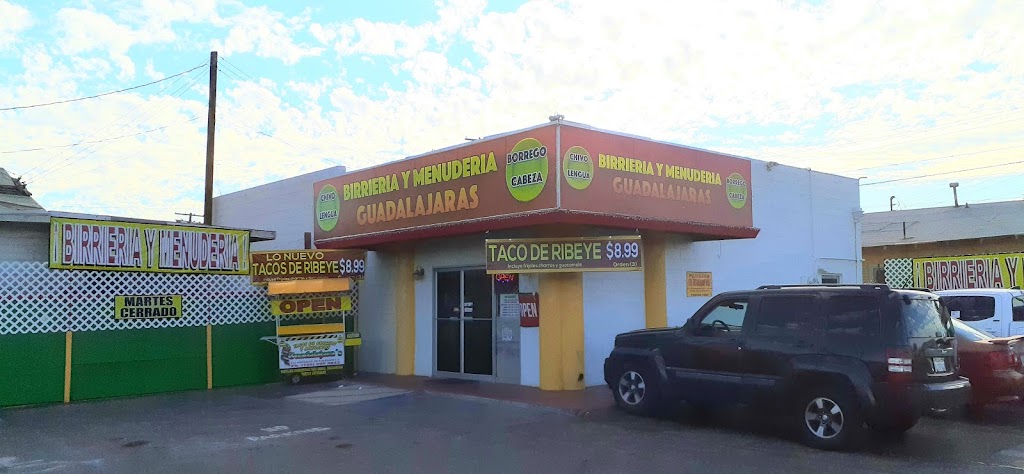 Birrieria y Menuderia Guadalajaras | restaurant | 845 Imperial Ave, Calexico, CA 92231, USA | 7608905181 OR +1 760-890-5181