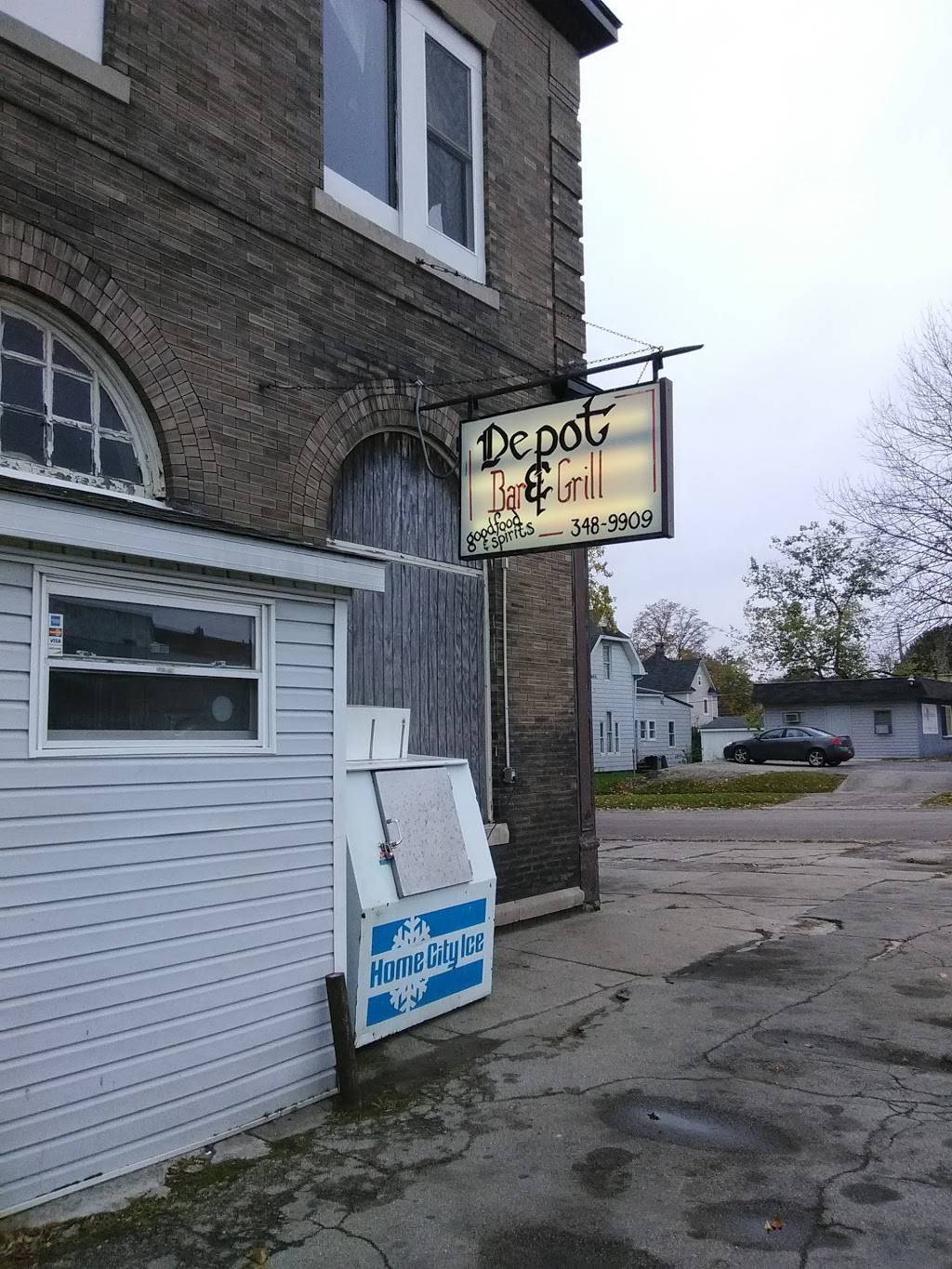 Depot Bar & Grill | restaurant | 201 S Jefferson St, Hartford City, IN 47348, USA | 7653489909 OR +1 765-348-9909