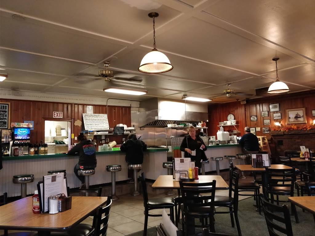 Mauros Village Cafe Inc | cafe | 2 Main St, Southborough, MA 01772, USA | 5084858730 OR +1 508-485-8730