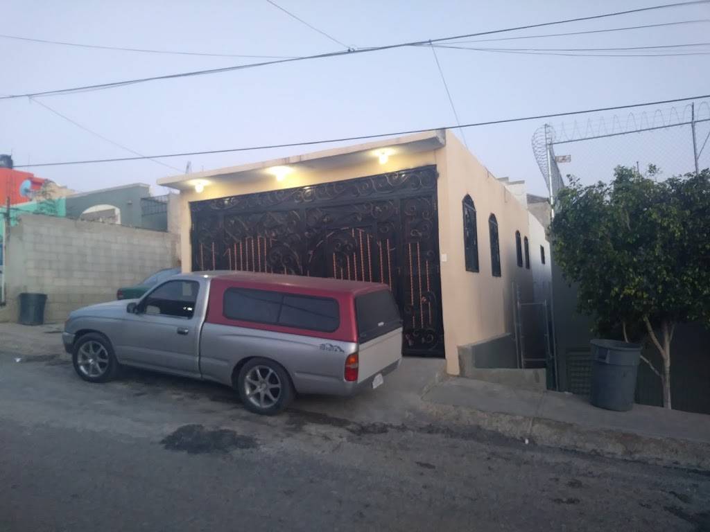 PEPE´S PIZZA | restaurant | Circuito de las Gardenias 81A, El Refugio, Tijuana, B.C., Mexico | 016643883535 OR +52 664 388 3535