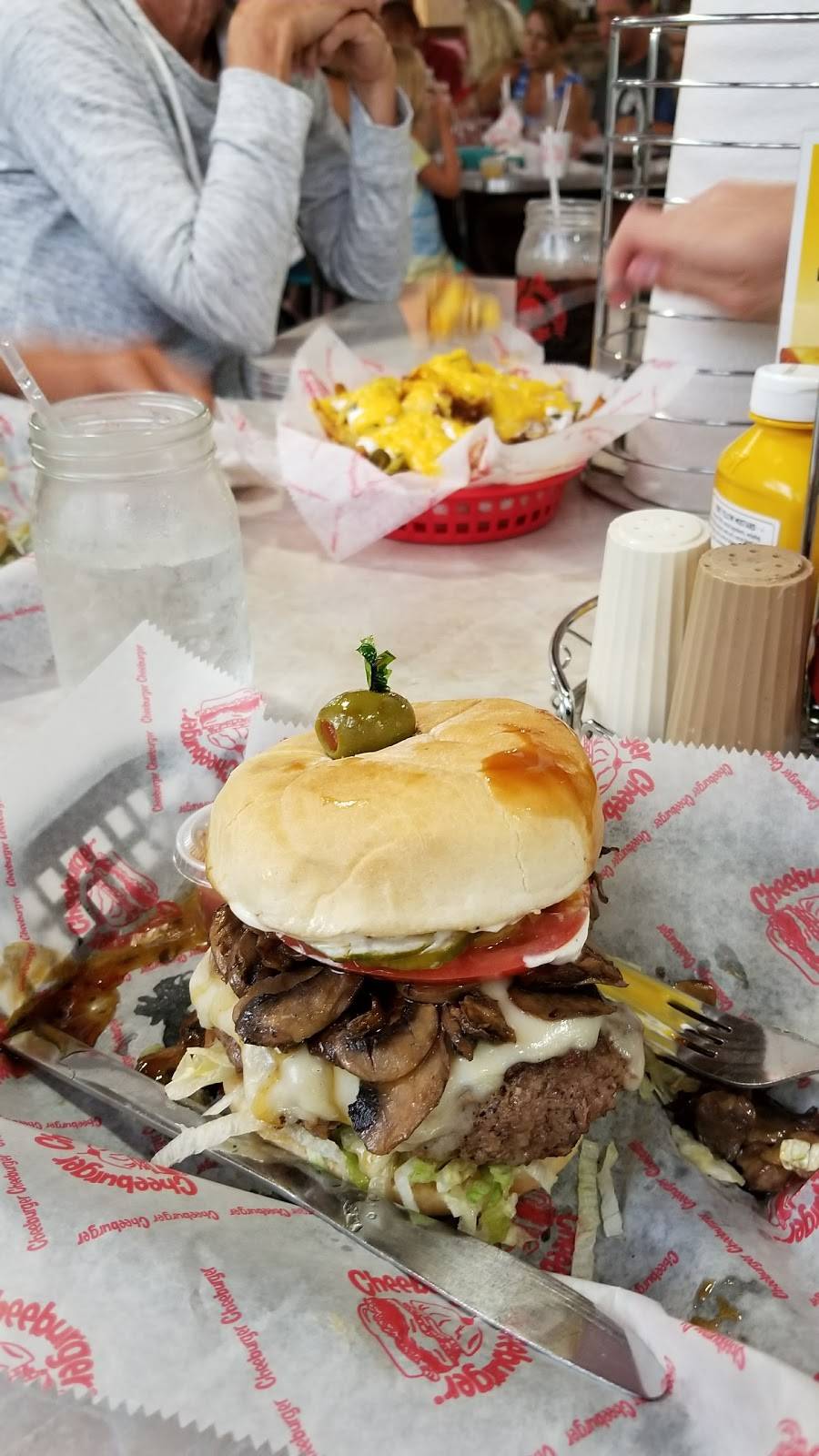 Cheeburger Cheeburger | restaurant | 1975 Periwinkle Way #4112, Sanibel, FL 33957, USA | 2394726111 OR +1 239-472-6111