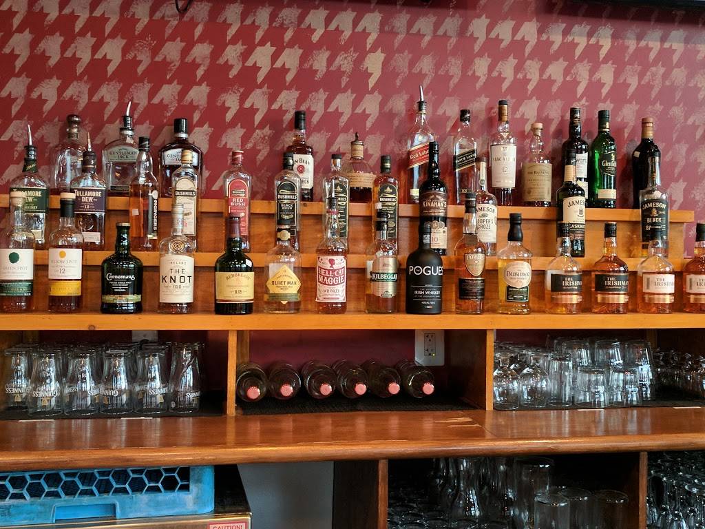 Quinns | restaurant | 1724-1744 Wilson Blvd, Arlington, VA 22209, USA | 7036403566 OR +1 703-640-3566