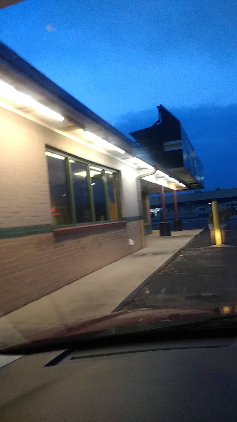 Hometown Gyros | restaurant | 2550 E Sauk Trail, Sauk Village, IL 60411, USA | 7087576864 OR +1 708-757-6864