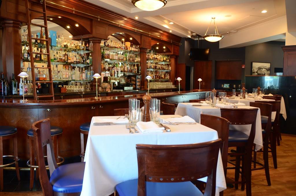 Bass Street Chop House | restaurant | 1601 River Dr Ste 100, Moline, IL 61265, USA | 3097624700 OR +1 309-762-4700