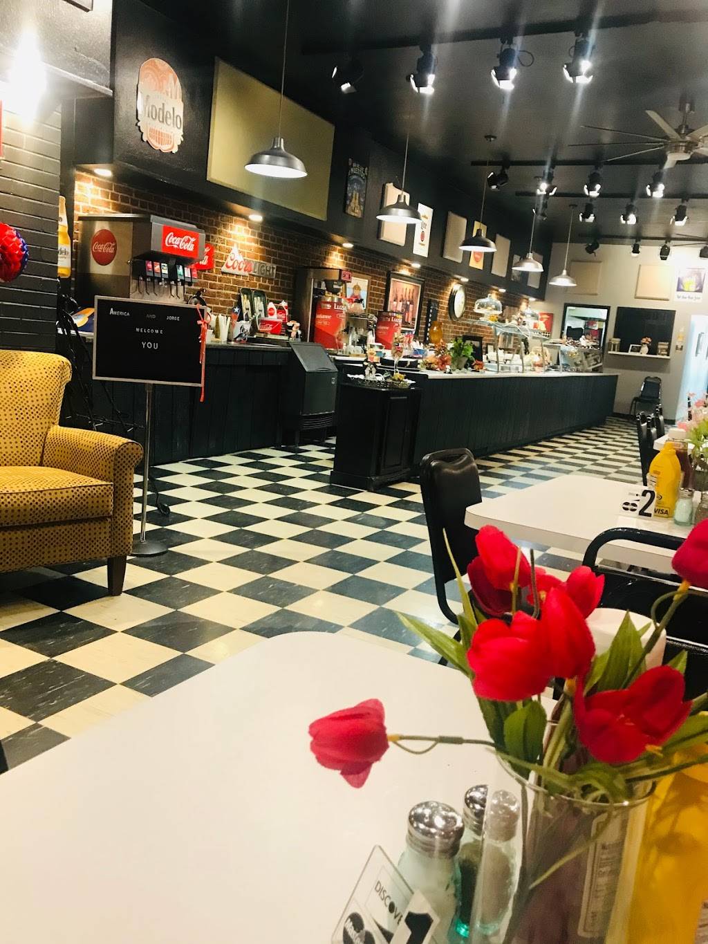 Americas Empanadas Chilean Food | restaurant | 221 E Center St, Kingsport, TN 37660, USA | 3012505828 OR +1 301-250-5828