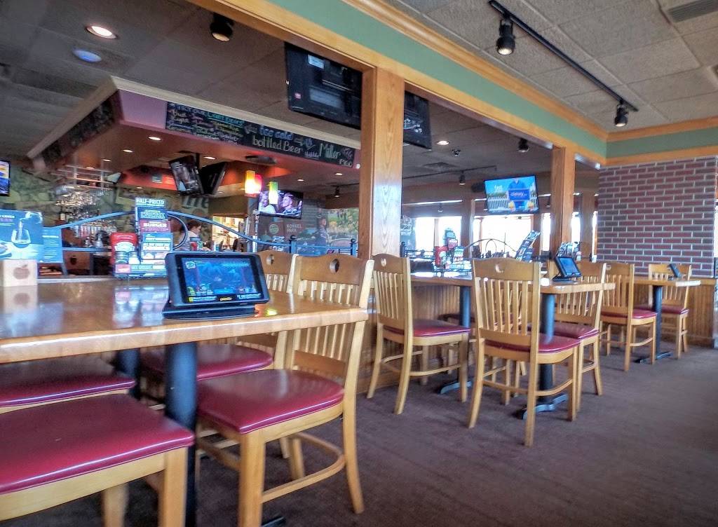 Applebees Grill + Bar | restaurant | 5100 S 76th St, Greendale, WI 53129, USA | 4144238013 OR +1 414-423-8013