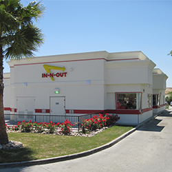 In-N-Out Burger | restaurant | 33464 Bernard Dr, Kettleman City, CA 93239, USA | 8007861000 OR +1 800-786-1000