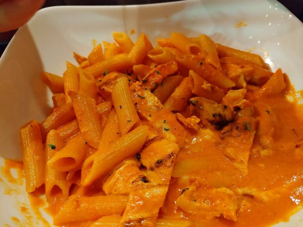 Calda Pizzeria & Restaurant | restaurant | 19 Hicksville Rd, Massapequa, NY 11758, USA | 5168820008 OR +1 516-882-0008