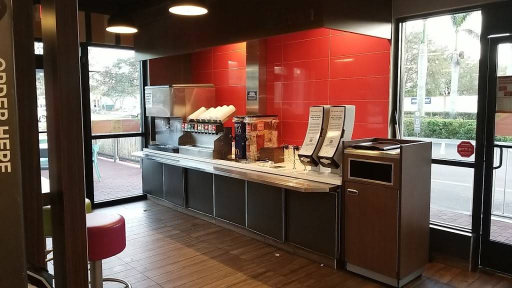 McDonalds | cafe | 5465 N, Airport-Pulling Rd, Naples, FL 34109, USA | 2395662004 OR +1 239-566-2004