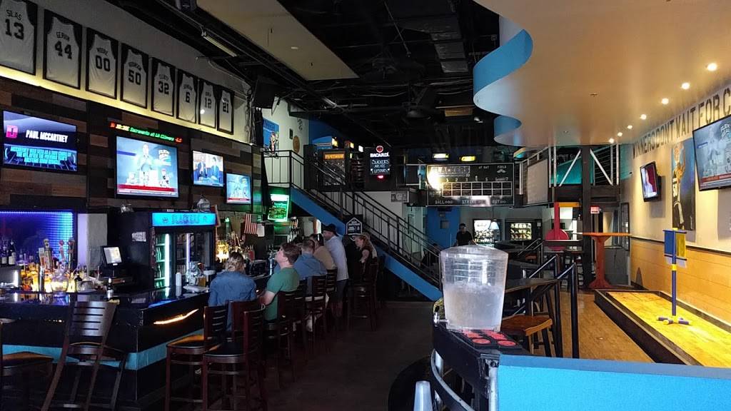 Slackers Sports Bar - Northstar | restaurant | 126 W Rector, San Antonio, TX 78216, USA | 2108452603 OR +1 210-845-2603