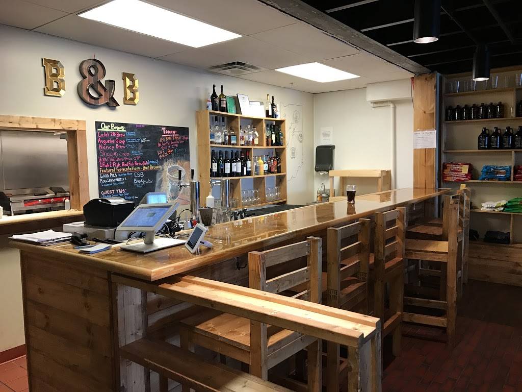 Books & Brews | restaurant | 65 Boone Village, Zionsville, IN 46077, USA | 3173440365 OR +1 317-344-0365