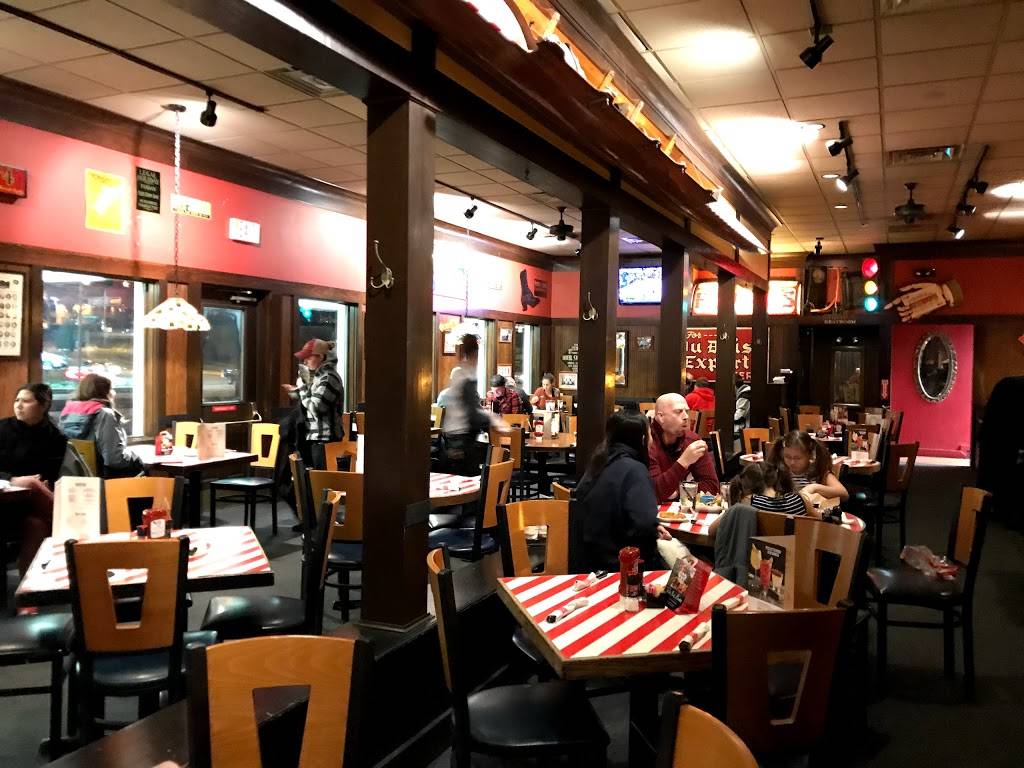 TGI Fridays | restaurant | 2502 E Springs Dr, Madison, WI 53704, USA | 6082494544 OR +1 608-249-4544