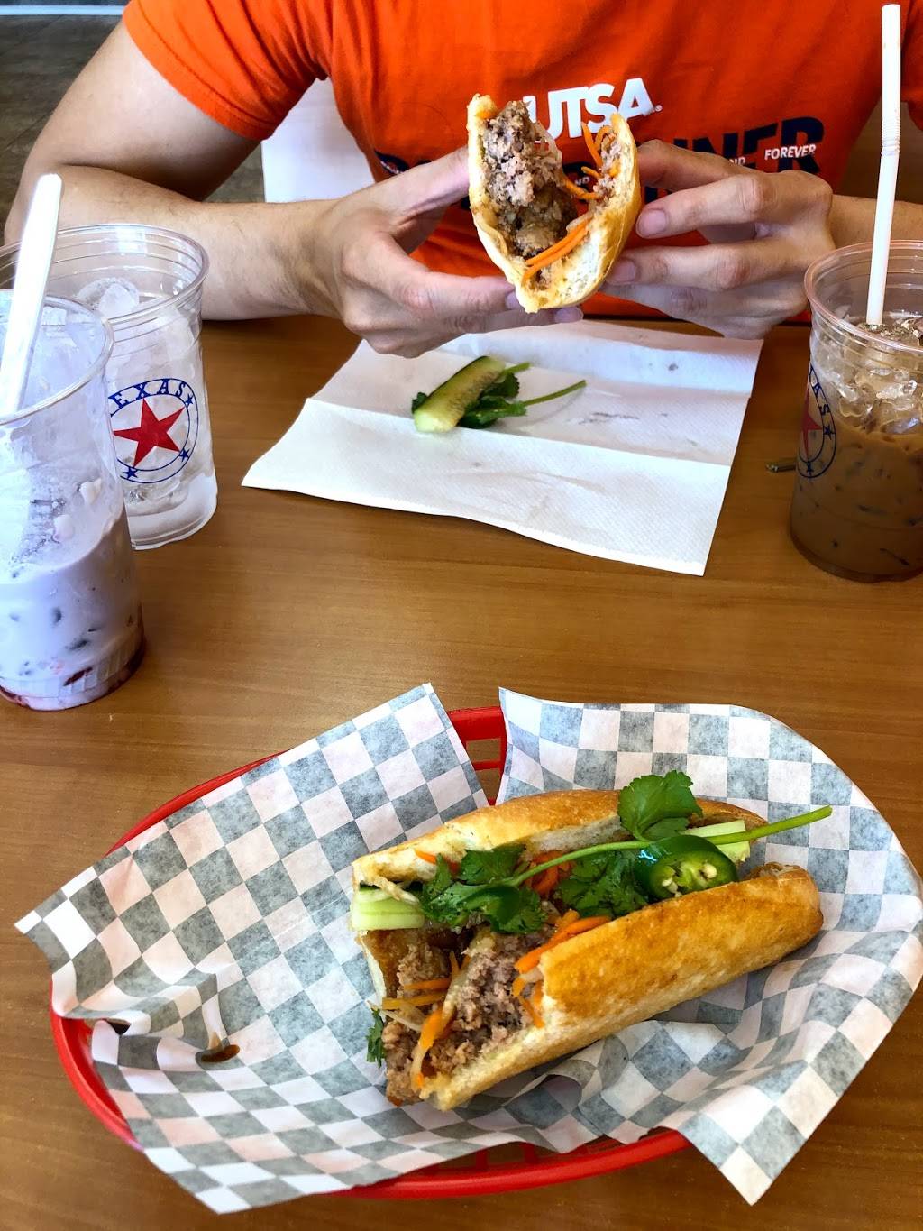 Baguette 450°F | restaurant | 8923 Culebra Rd, San Antonio, TX 78251, USA | 2106818486 OR +1 210-681-8486