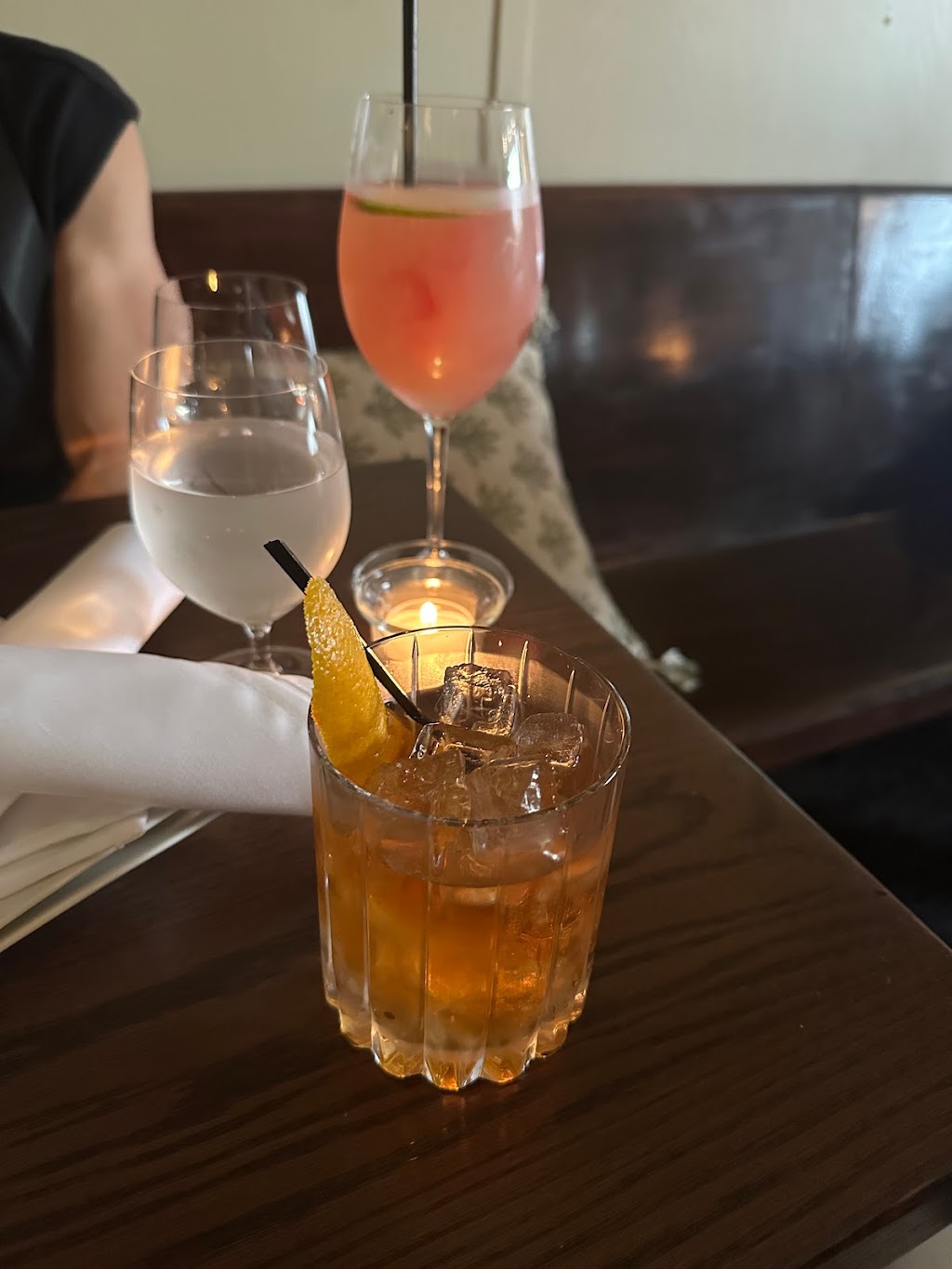 Gigi Wine Bar and Bistro | restaurant | 131 Park Ave, Barrington, IL 60010, USA | 8479267435 OR +1 847-926-7435