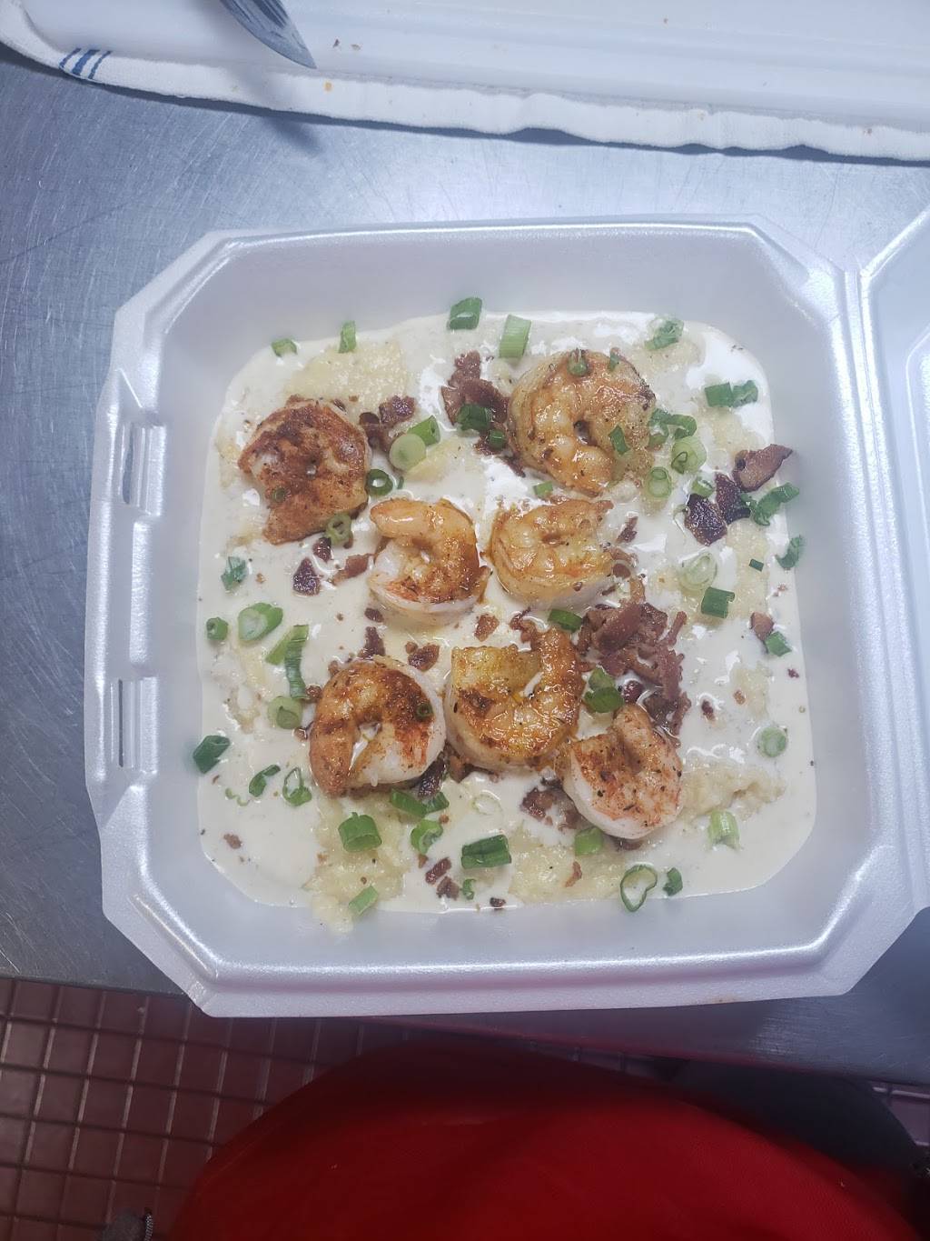 Plush Bar and Grill | restaurant | 4000 Bessemer Super Hwy, Bessemer, AL 35020, USA | 2054342305 OR +1 205-434-2305