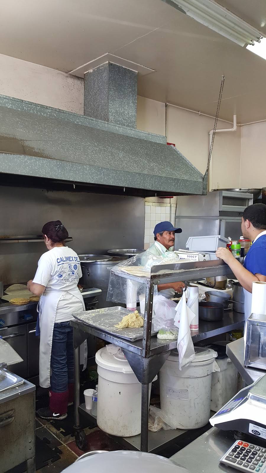 Calimex Restaurant | restaurant | 711 S Kern Ave, Los Angeles, CA 90022, USA | 3232617271 OR +1 323-261-7271