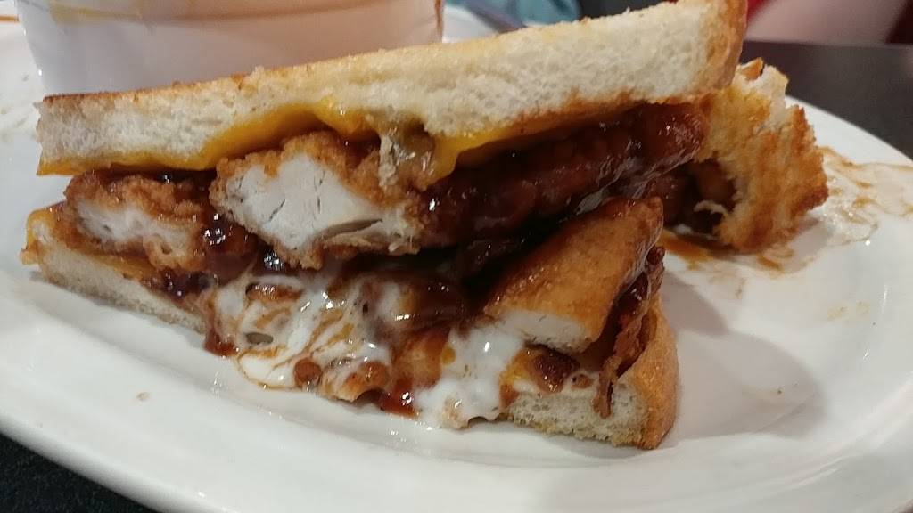 Friendlys | restaurant | 949 Old Country Rd, Riverhead, NY 11901, USA | 6317275139 OR +1 631-727-5139