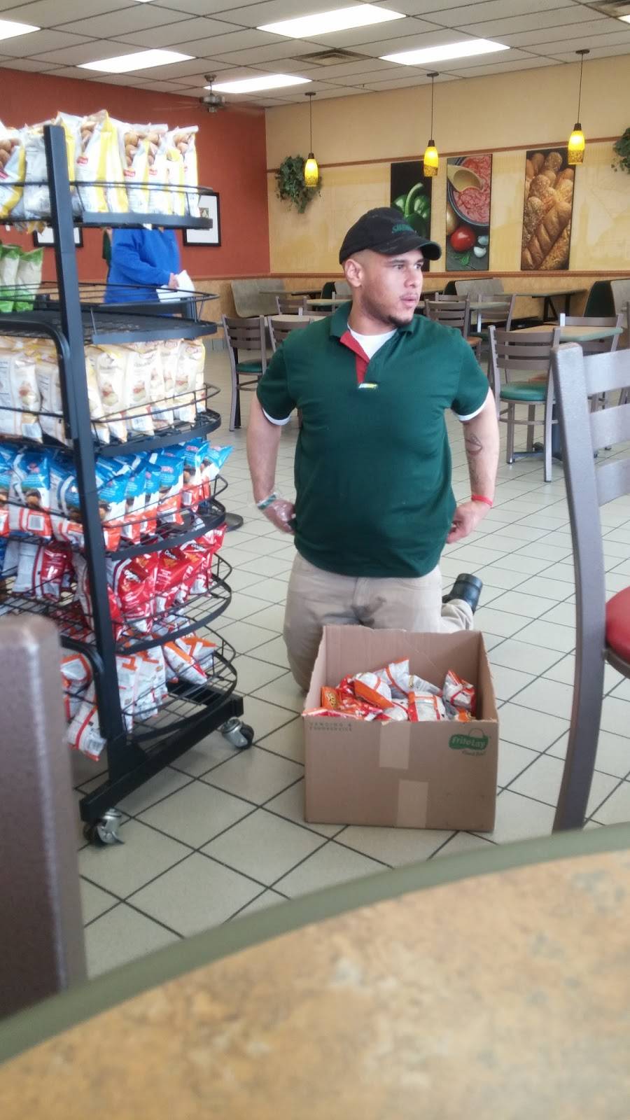 Subway | restaurant | 2125 Edsel Ln NW, Corydon, IN 47112, USA | 8127388484 OR +1 812-738-8484