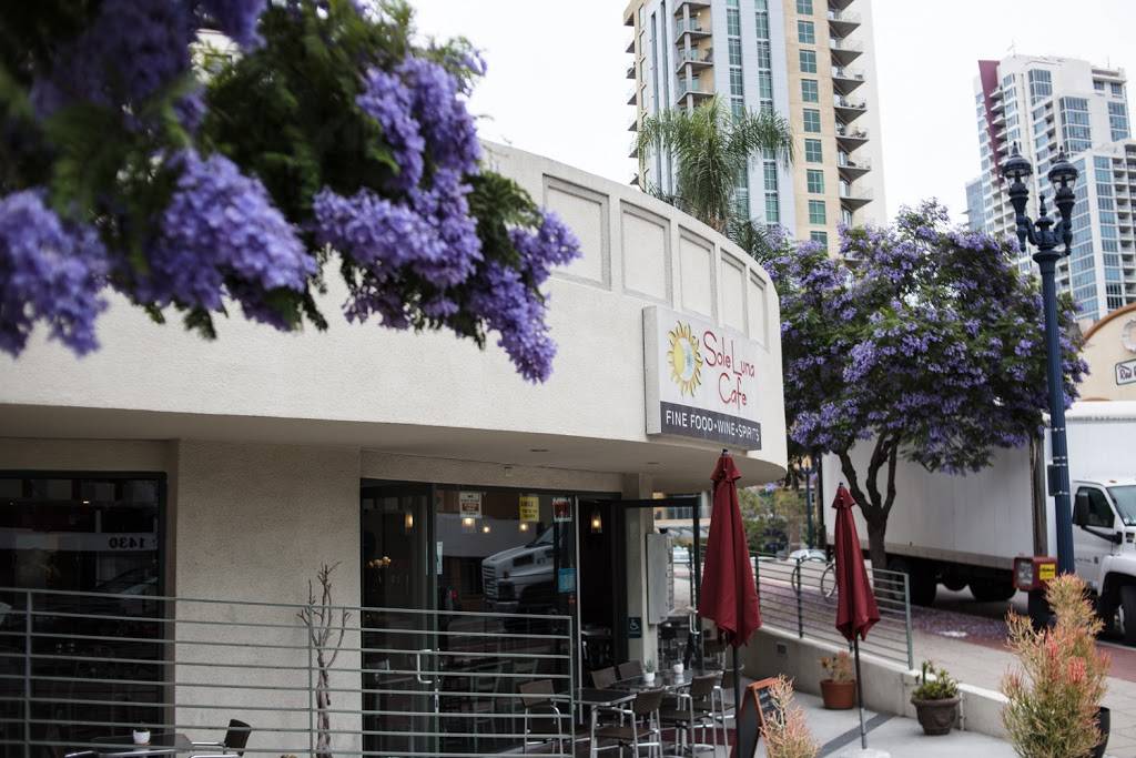 SoleLuna Cafe | restaurant | 702 Ash St, San Diego, CA 92101, USA | 6192320436 OR +1 619-232-0436