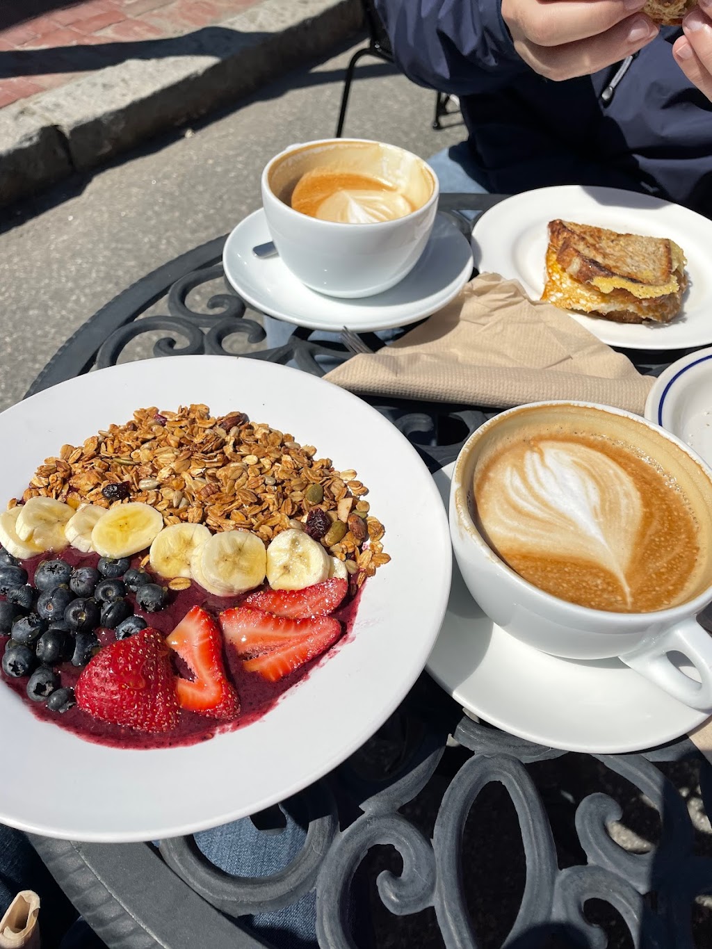 The Roasted Granola Café | cafe | 1346 Massachusetts Ave, Arlington, MA 02476, USA | 7816430300 OR +1 781-643-0300