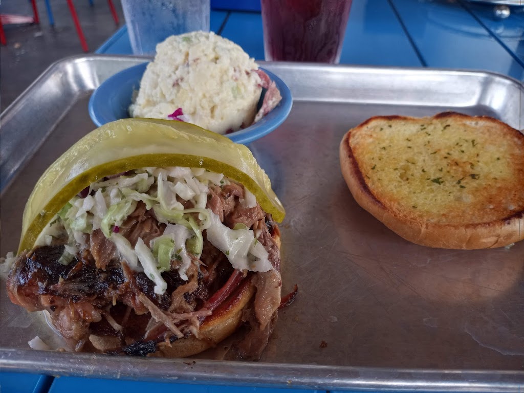 Quickies BBQ | restaurant | 4351 4th St N, St. Petersburg, FL 33703, USA | 7278235825 OR +1 727-823-5825