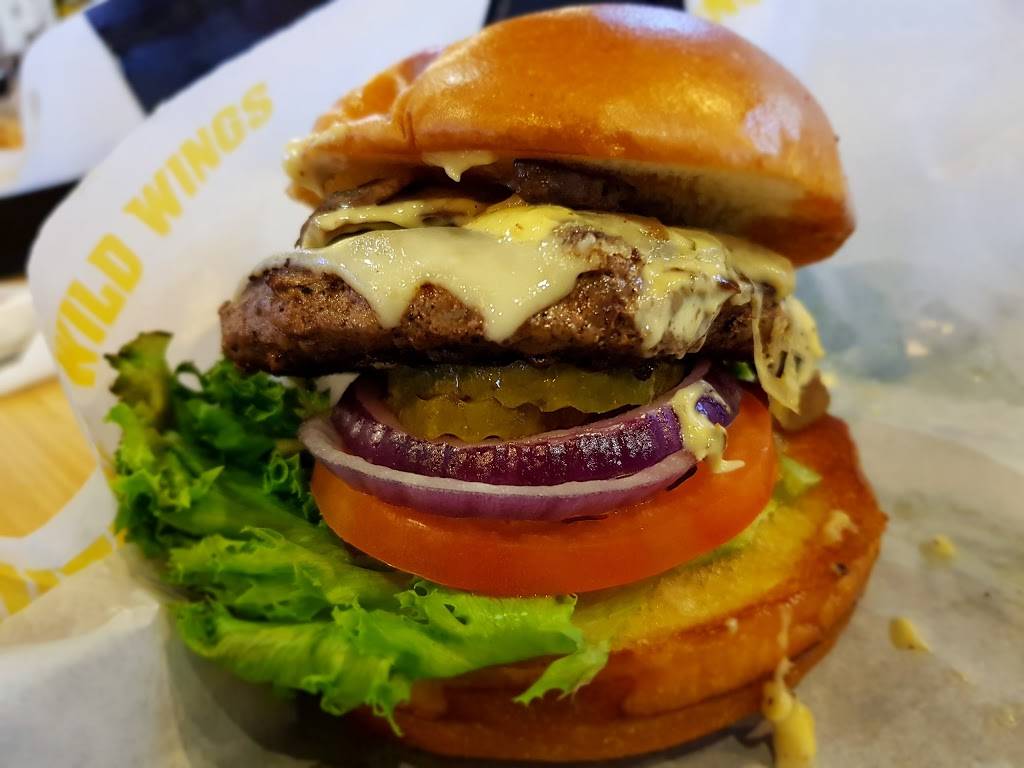 Buffalo Wild Wings | restaurant | 422 Cox Rd, Gastonia, NC 28056, USA | 7043494060 OR +1 704-349-4060