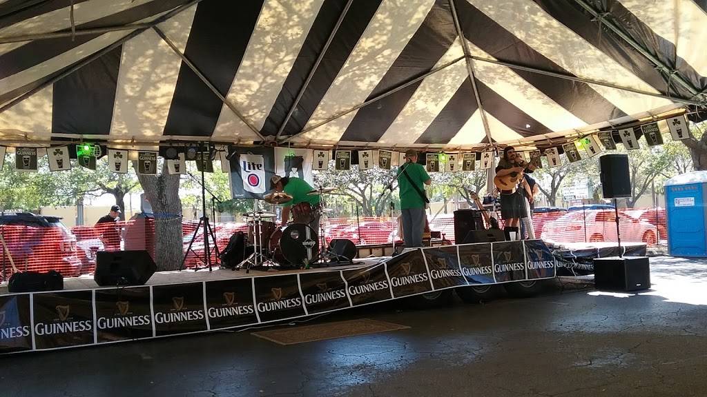 PJ Dolans Irish Pub & Grille | restaurant | 2836 E Bearss Ave, Tampa, FL 33613, USA | 8133742338 OR +1 813-374-2338