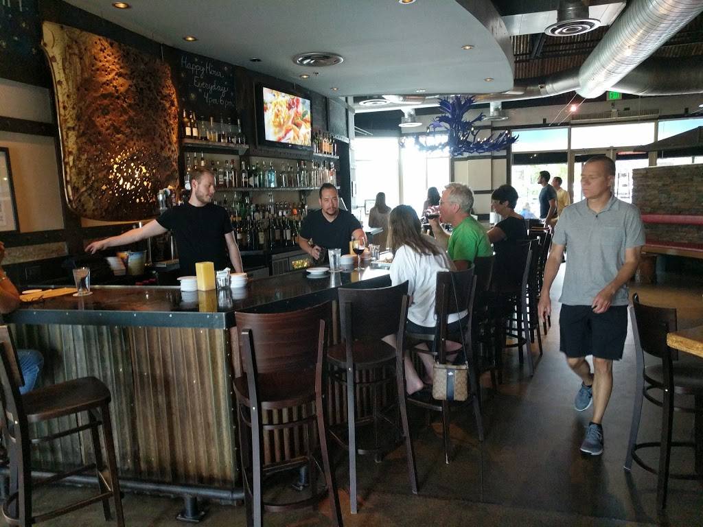 Old Blinking Light | restaurant | 9344 Dorchester St, Highlands Ranch, CO 80129, USA | 3033469797 OR +1 303-346-9797