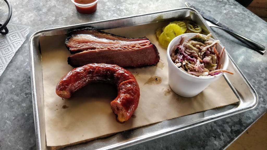 Ferris Wheelers Backyard and BBQ | restaurant | 1950 Market Center Blvd, Dallas, TX 75207, USA | 2147414141 OR +1 214-741-4141