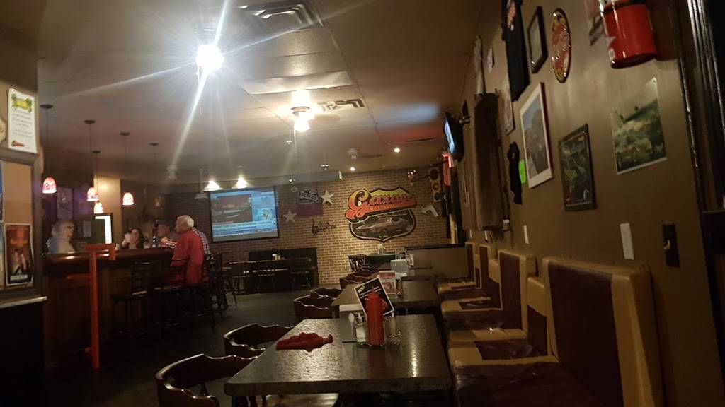 The Garage | restaurant | 3 Stanley St, Merlin, ON N0P 1W0, Canada | 5196897492 OR +1 519-689-7492