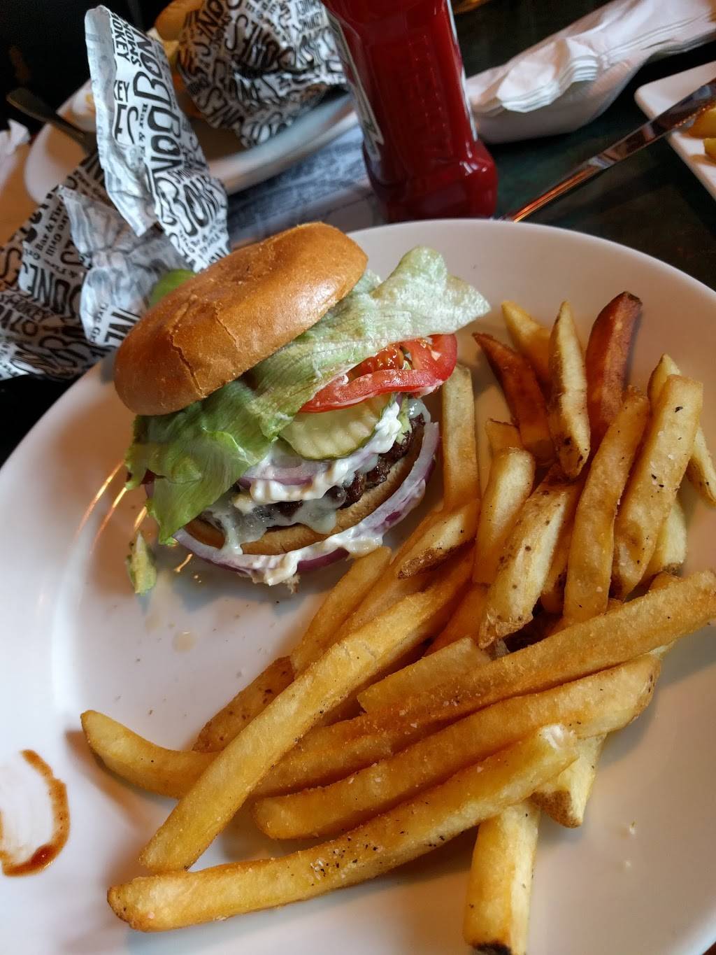 Smokey Bones Bar & Fire Grill | restaurant | 2007 Walden Ave, Cheektowaga, NY 14225, USA | 7166830724 OR +1 716-683-0724