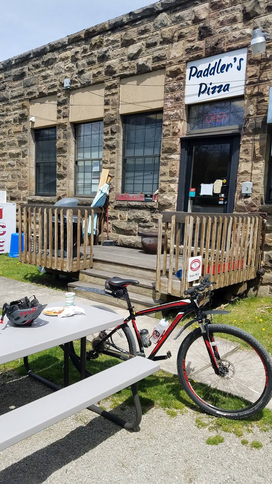 Paddlers Pizza | restaurant | 15 Sherman St, Ohiopyle, PA 15470, USA | 7243298888 OR +1 724-329-8888
