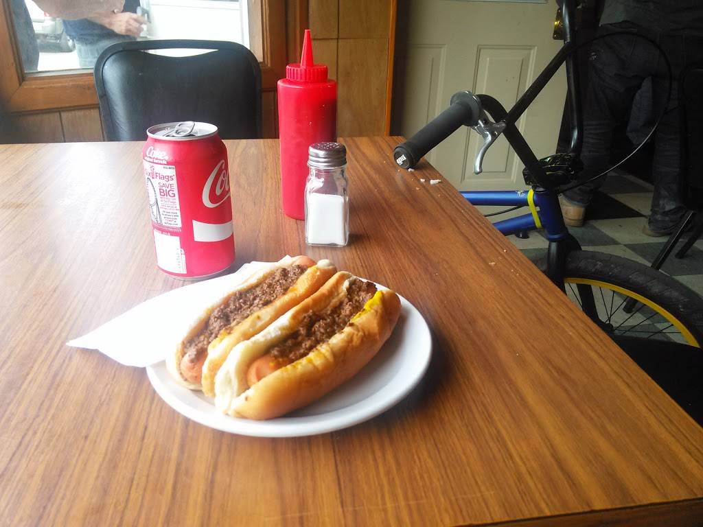 Grahams hot dogs | restaurant | 931 Bedford St, Fall River, MA 02723, USA | 5086789574 OR +1 508-678-9574