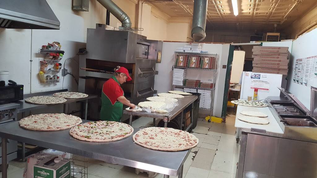 Toarminas Pizza | restaurant | 2011 E Michigan Ave, Lansing, MI 48912, USA | 5173741022 OR +1 517-374-1022