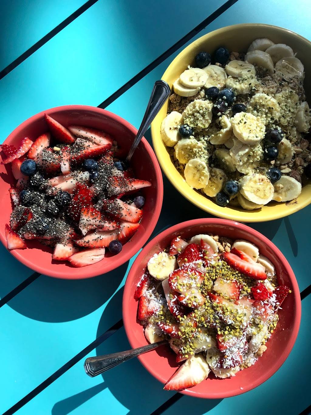 Backyard Bowls | restaurant | 1317 7th St unit A, Santa Monica, CA 90401, USA | 3102609935 OR +1 310-260-9935