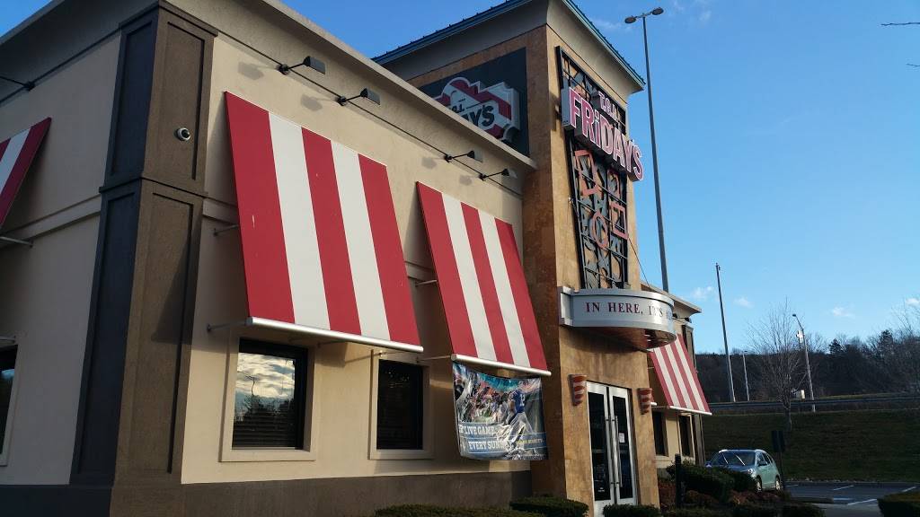 TGI Fridays | restaurant | 335 Union St, Waterbury, CT 06706, USA | 2035918800 OR +1 203-591-8800
