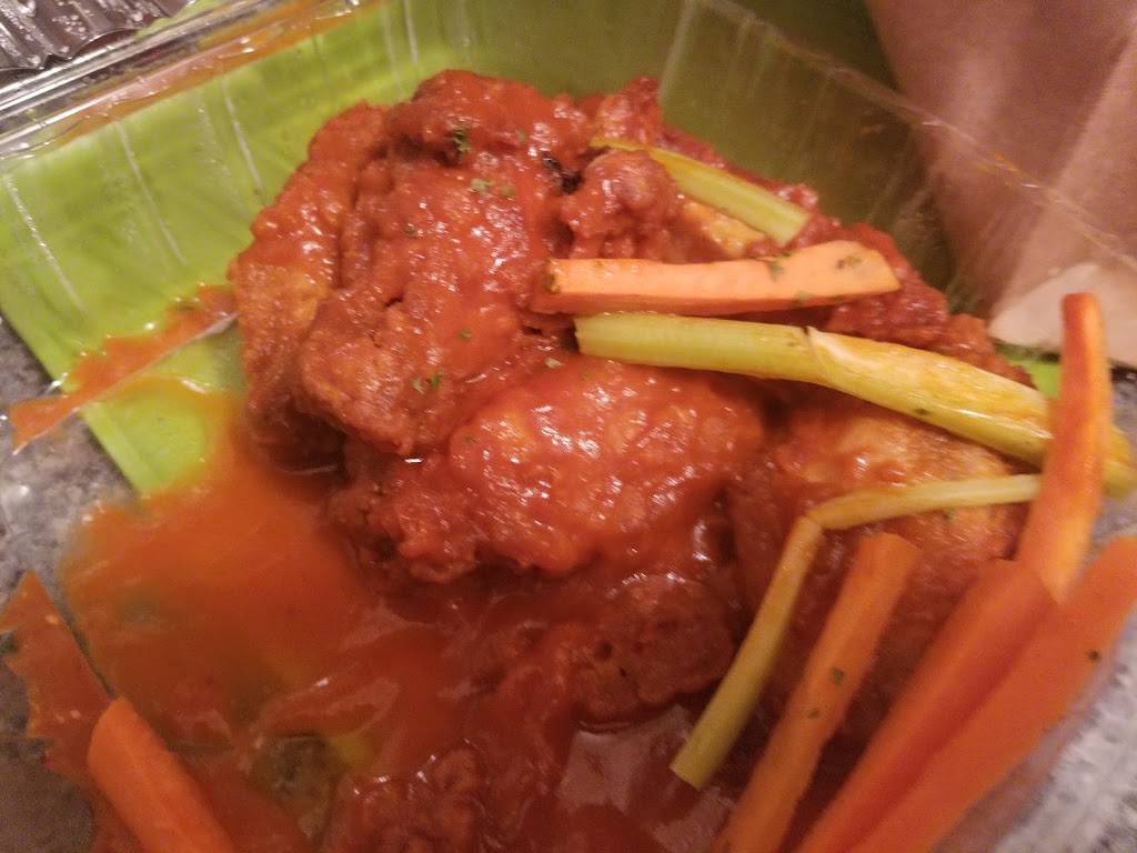 Middle Island Pizza | restaurant | 586 Middle Country Rd, Middle Island, NY 11953, USA | 6319240091 OR +1 631-924-0091