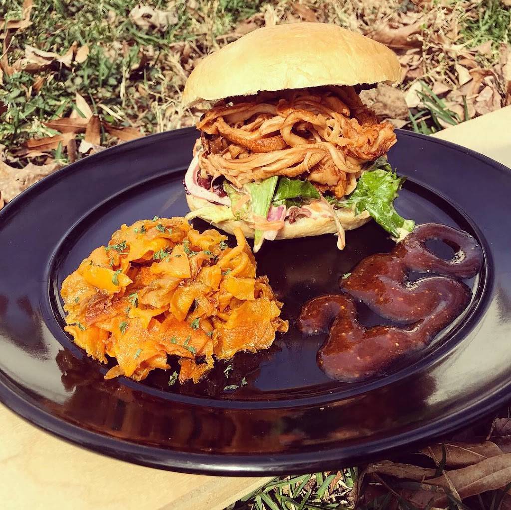 250 Texas BBQ at Farmers Market | restaurant | 4650 Queensbury Rd, Riverdale, MD 20737, USA | 2405215790 OR +1 240-521-5790