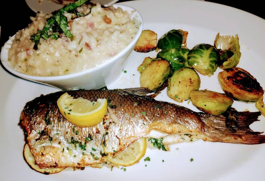 Ocean Blue Restaurant and Oyster Bar | restaurant | Landmarc Building, 118 Columbia St, Utica, NY 13502, USA | 3157352583 OR +1 315-735-2583