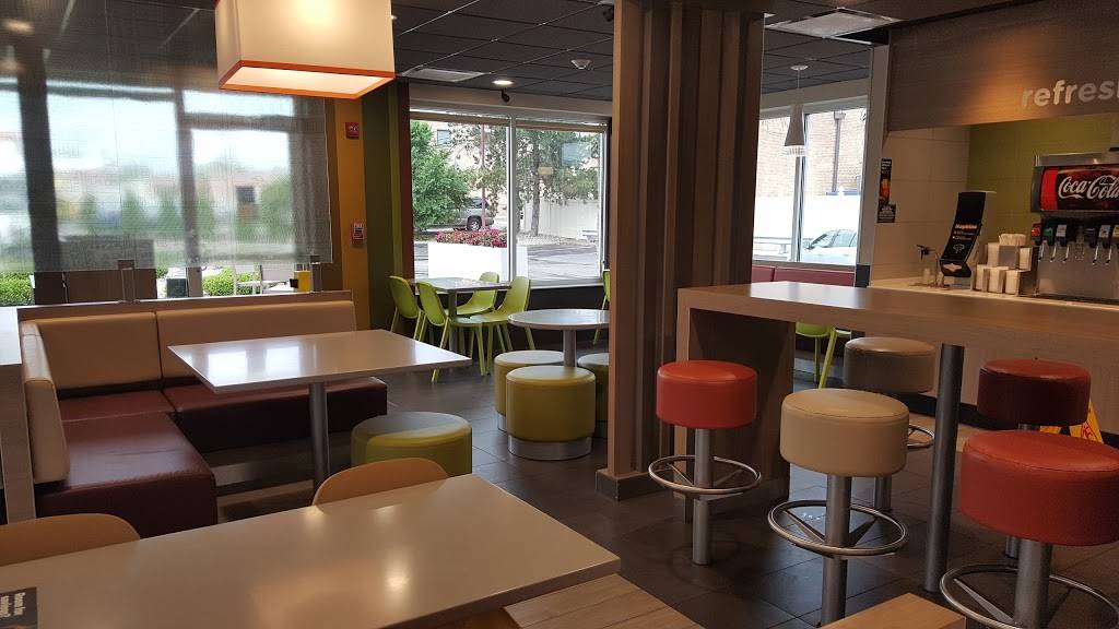 McDonalds | cafe | 4012 Roosevelt Rd, Hillside, IL 60162, USA | 7085442333 OR +1 708-544-2333