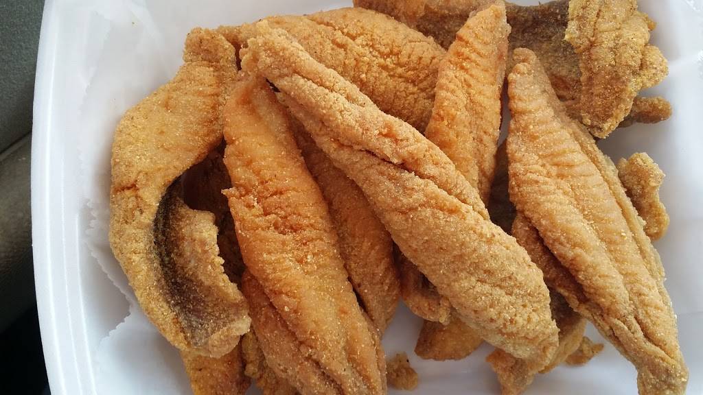 Catfish Parlour | restaurant | 4705 E Ben White Blvd, Austin, TX 78744, USA | 5124003601 OR +1 512-400-3601