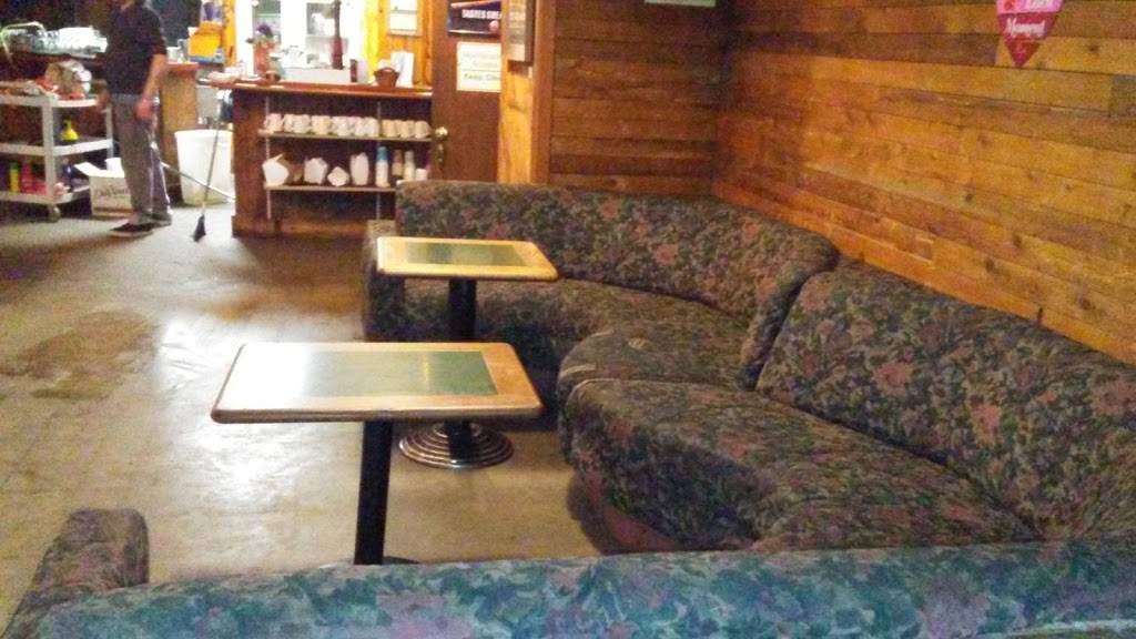 Reeds Good Food & Spirits | restaurant | 15610 92nd St NW, Lakebay, WA 98349, USA | 2536490165 OR +1 253-649-0165