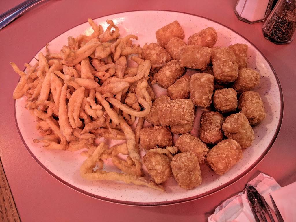 Half Shell Lounge | night club | 1956 Park Meadows Dr, Fort Myers, FL 33907, USA | 2399397333 OR +1 239-939-7333