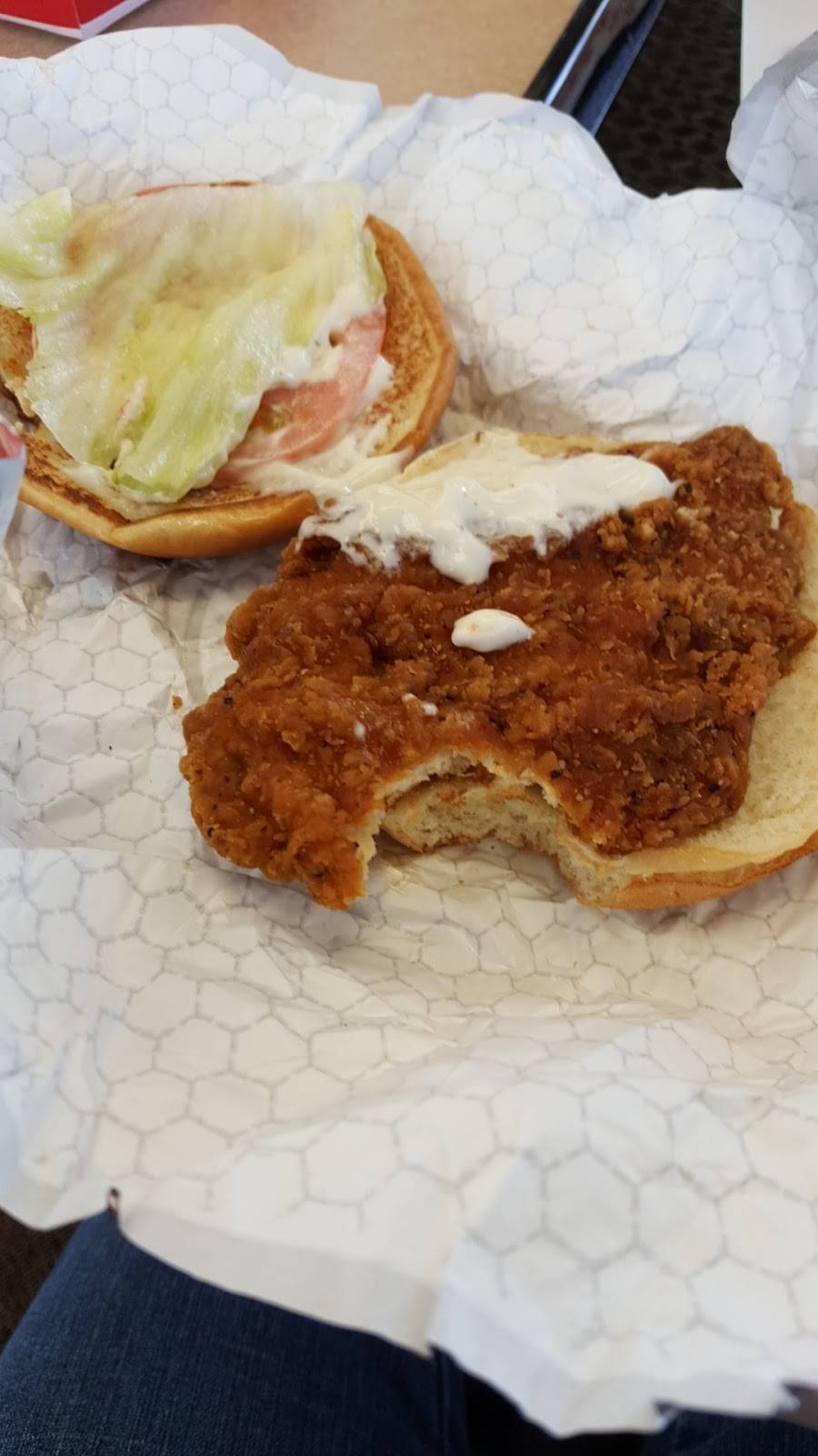 Wendys | restaurant | 5244 Main St, Williamsville, NY 14221, USA | 7166263397 OR +1 716-626-3397