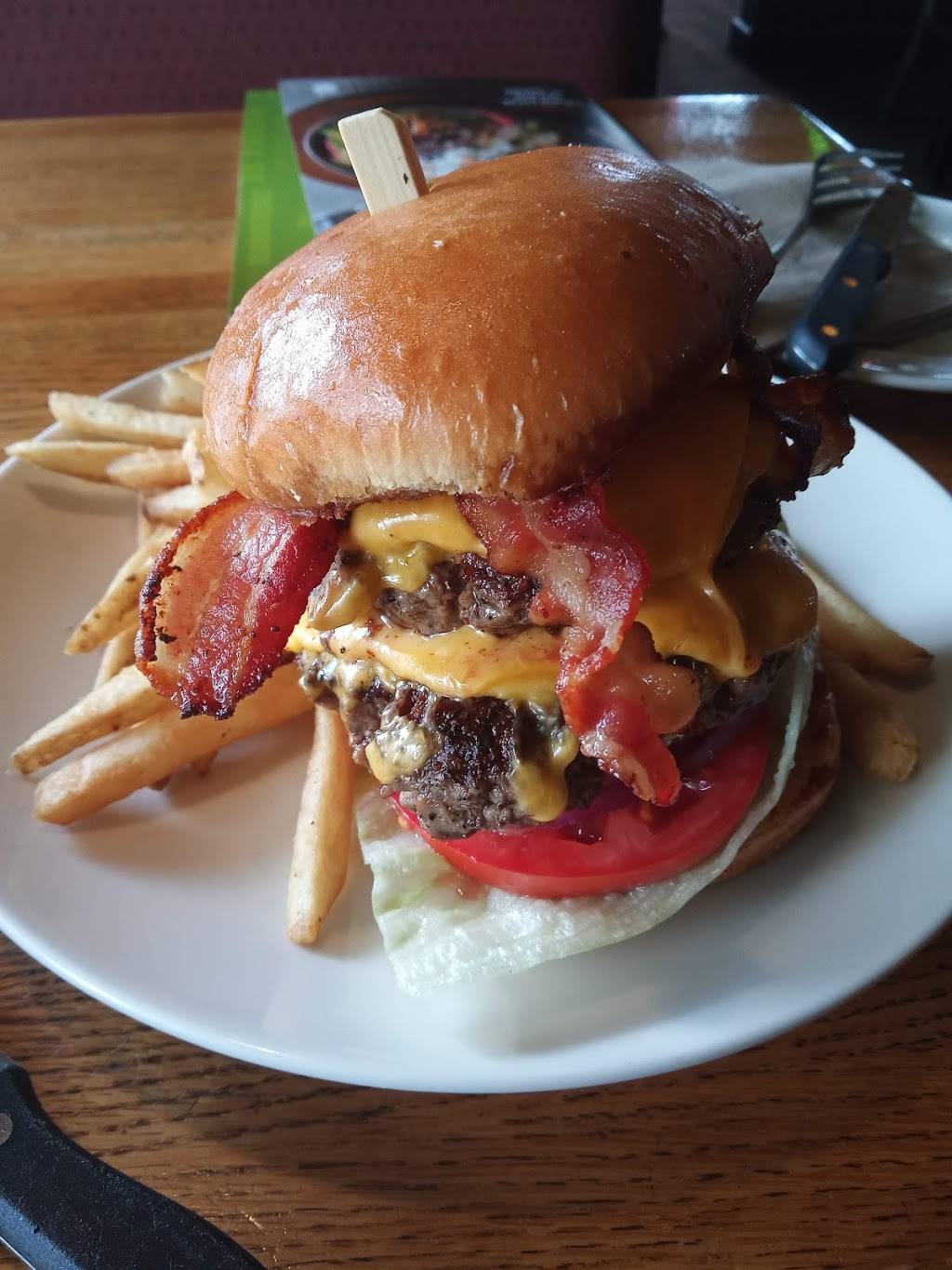 Applebees Grill + Bar | restaurant | 20405 S Dixie Hwy, Miami, FL 33189, USA | 7862939406 OR +1 786-293-9406