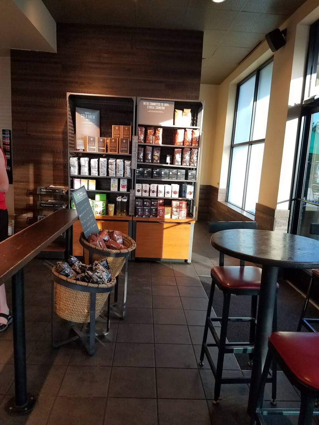 Starbucks | cafe | 2300 S IH 35 Frontage Rd South, Austin, TX 78704, USA | 5127070039 OR +1 512-707-0039
